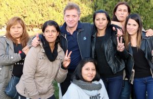 A las mujeres en su día