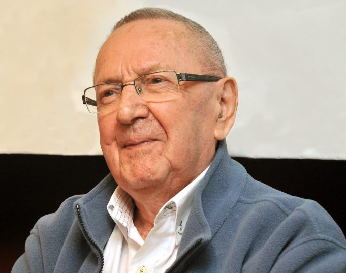 MADEREROS – ANTONIO BASSO: La llama viva de su recuerdo una luz de esperanza