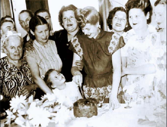 ANCIANIDAD: El 28 de agosto de 1948 EVITA proclama los «DERECHOS DE LA ANCIANIDAD»