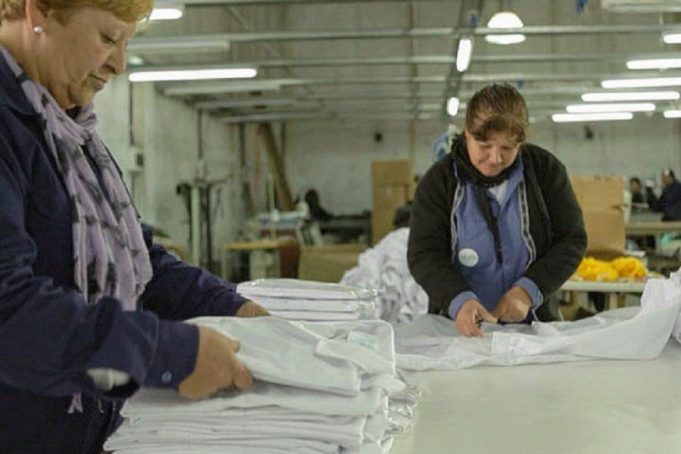 COOPERATIVA: 84 familias costureras luchan por su fábrica en Wilde