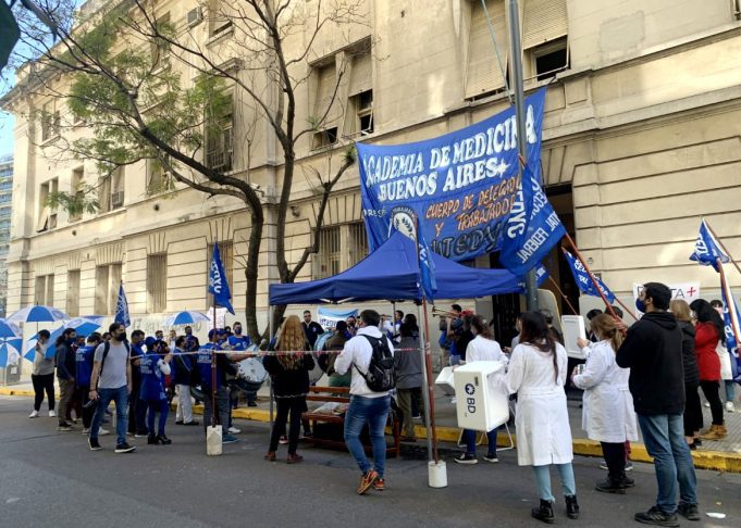 UTEDYC CAPITAL: Trabajadores de la ACADEMIA de MEDICINA en Alerta y Movilizados