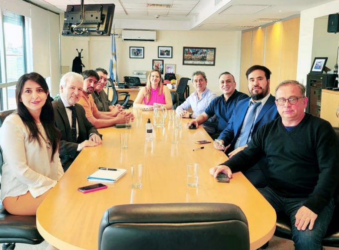 PLATAFORMAS: MOTOQUEROS junto a la CATT se reunió con la AFIP por la problemática digital