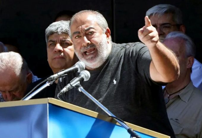 La CGT marchó al Congreso contra el DNU y aviso: “Ni un paso atrás hasta que caigan las medidas”