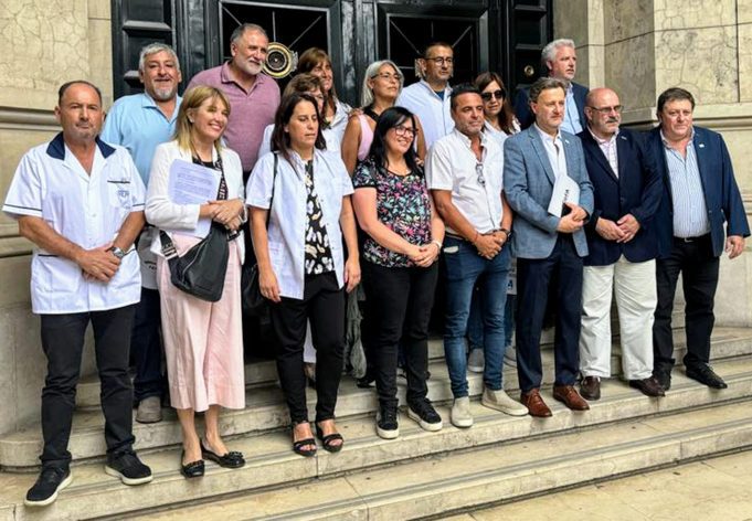 La FATFA acompañó el AMPARO de las Cámaras de FARMACIA y las medidas de la CGT contra el DNU