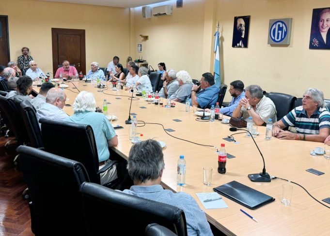 ESTRATEGIA Sindical y Jurídica conjunta de CGTRA, CATT y CATHEDA en rechazo al DNU y LEY de BASES