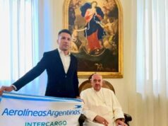 AERONAVEGANTES en un encuentro con el PAPA FRANCISCO defendieron AEROLINEAS y su rol crucial
