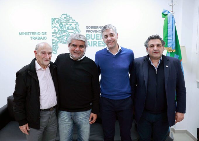 El ministro W. CORREA con GREMIOS y políticos del PJ evalúan la crisis sectorial y la reforma Laboral